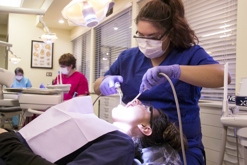 7 reasons becoming a Dental Assistant is worth it